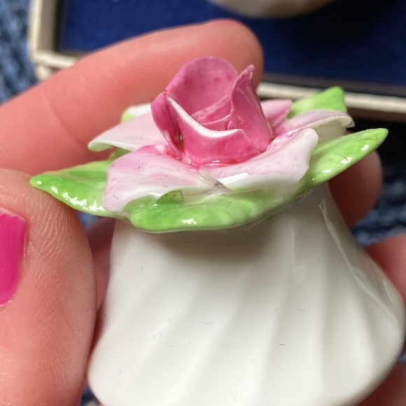 Vintage Royal Adderley Floral Bone China Salt & Pepper Shakers - Picture 10 of 14